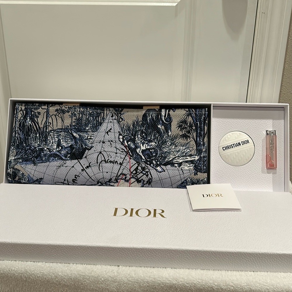 New Dior Exclusive Member - Around The World Gift Set